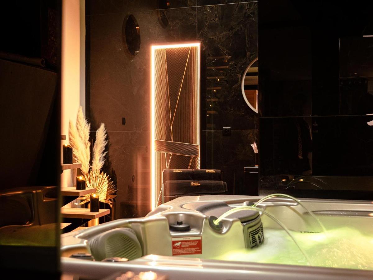 Douceur Du Charme - Love-Room A Charmes Entre Epinal Et Nancy エクステリア 写真